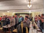 Die Vereinsmitglieder bedanken sich mit Standing Ovations.